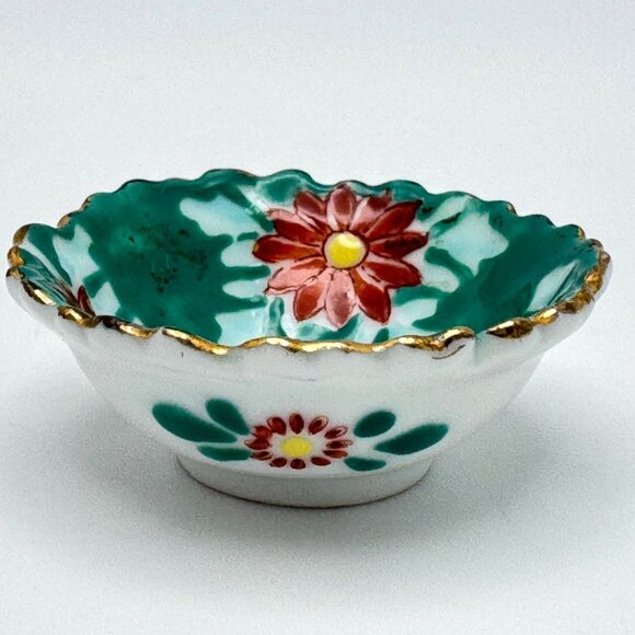 Japanese Hand-Painted Vtg Scalloped Miniature Bowl Sake Cup Floral Design 1.25" - Picture 1 of 10